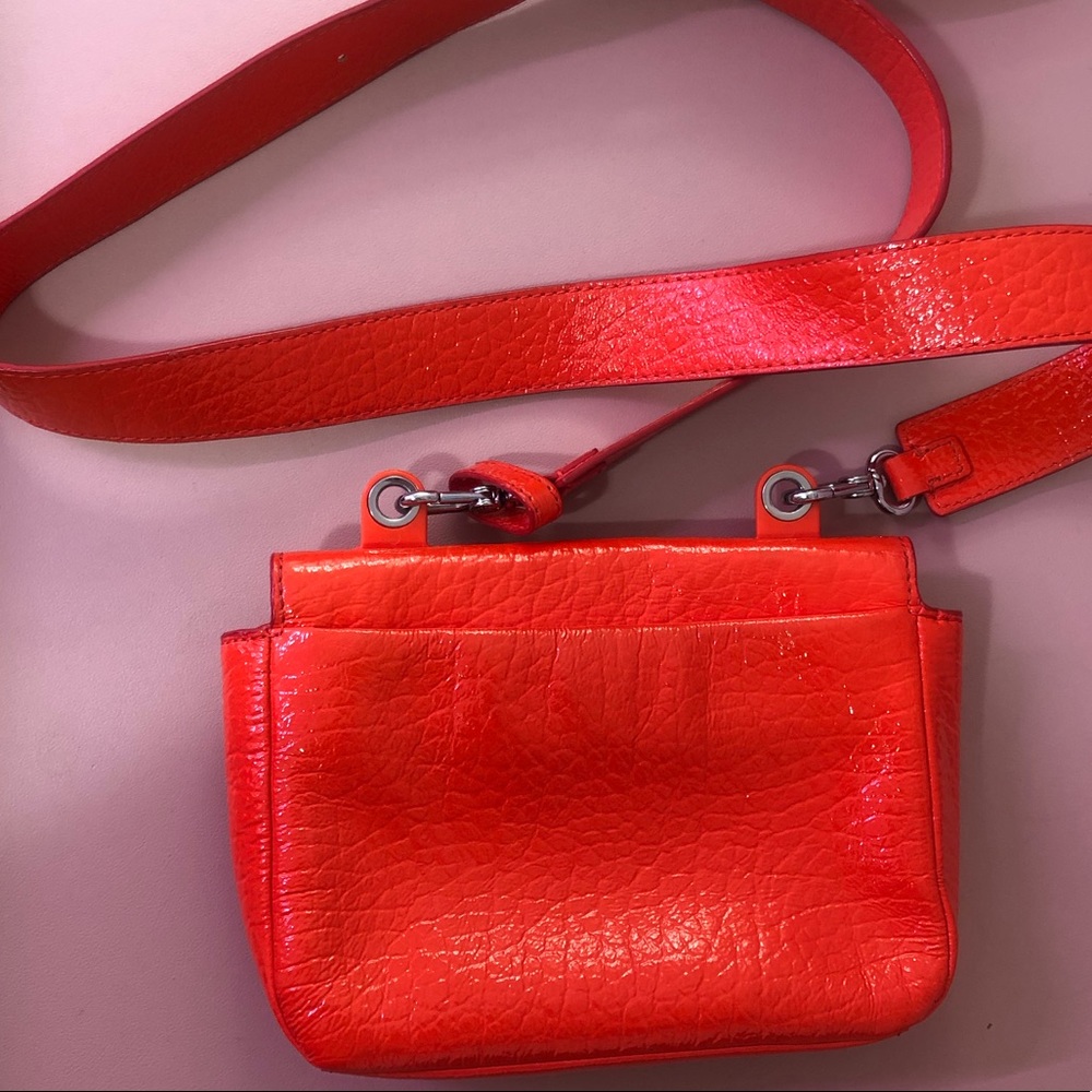 🧡MARC By Marc Jacobs Ball
And Chain Bond Bubble
Shoulder/Crossbody Orange - Picture 14 of 15